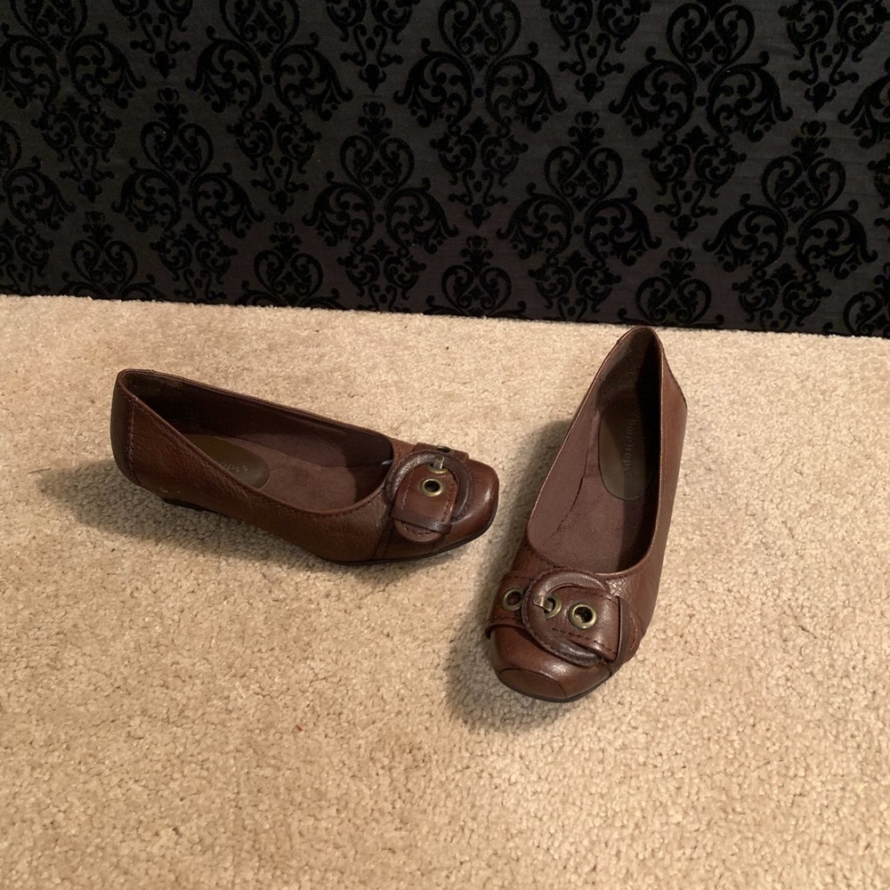 BareTrap Leather Flat